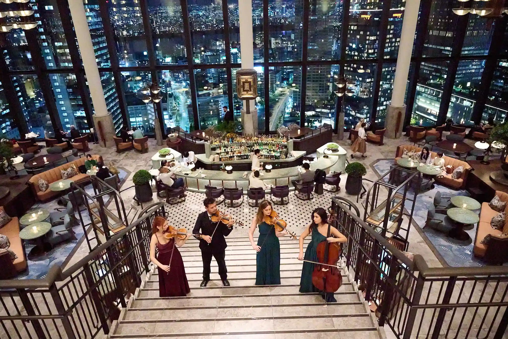 Astoria String Quartet spielt abends bei einem Firmenevent